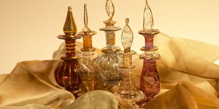 The Enchanting World of Arabic Perfumes: The Name of Authenticity and ...